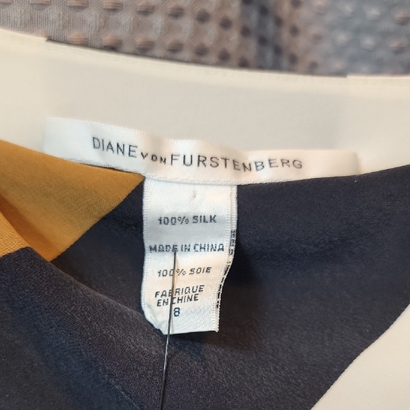 Diane Von Furstenberg Silk Geometric Print Dress Size 8 - Picture 5 of 5